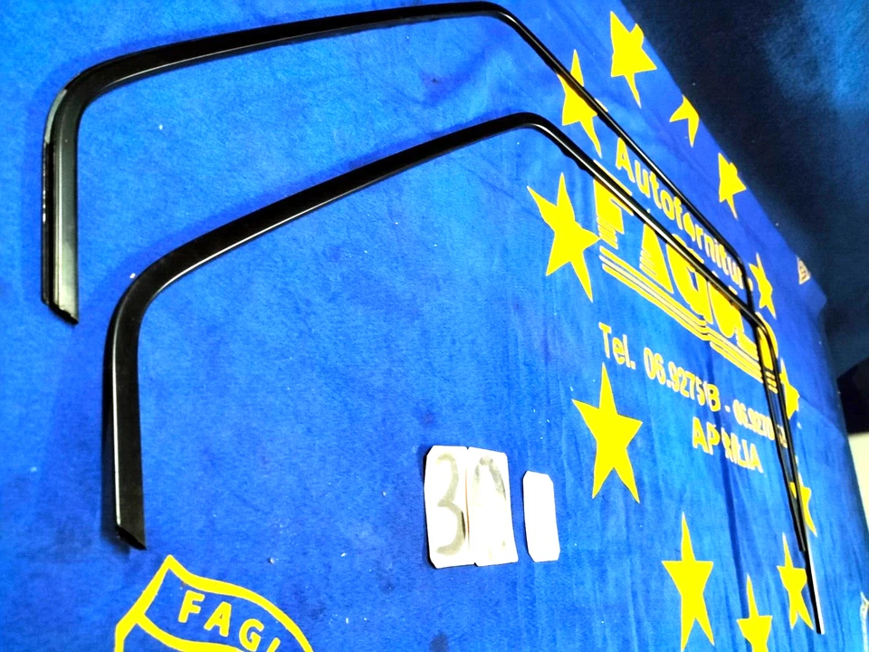 MODANATURA PORTA FIAT 132 UT.PROFILO NERO 2pz.POSTERIORE RASAVETRO ARGENTA*NUOVO - Imagen 2 de 4