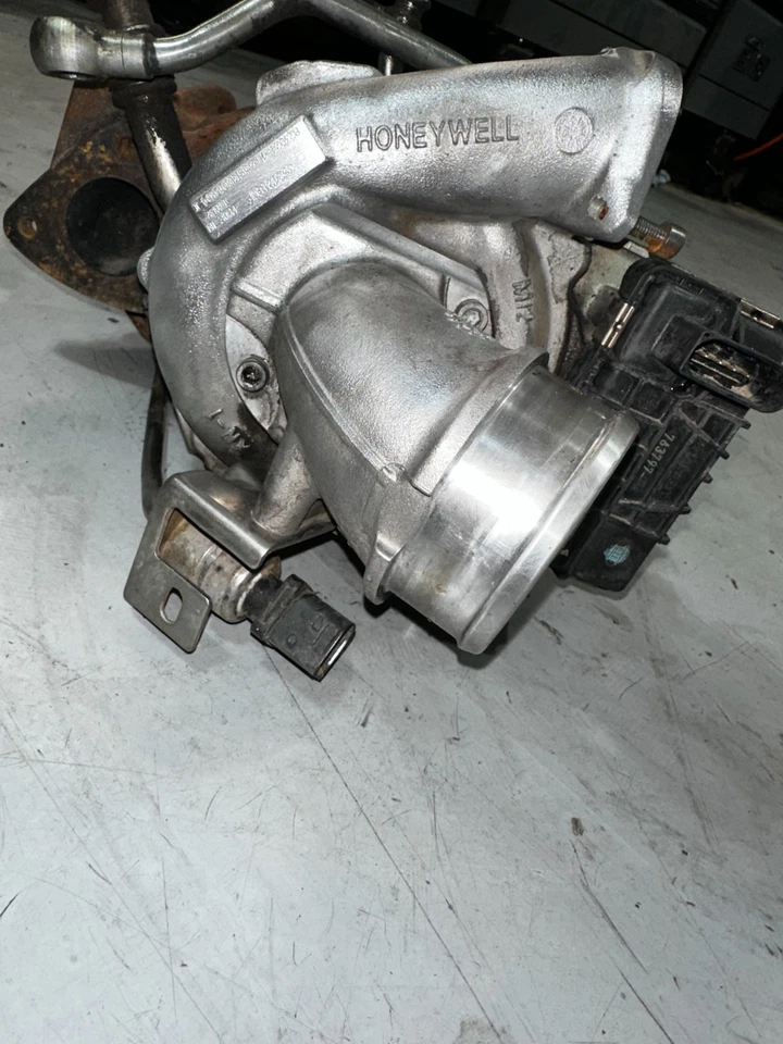 Dodge: Ram 1500 eco diesel turbo charger 2014-2019 - Image 3 of 4