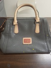 GUESS Fawn/Brown Faux Patent Leather Barrel Handbag W/ Gray & Beige Handles.
