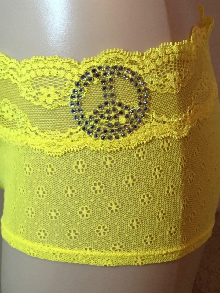 Calcinha de renda amarela vintage L VICTORIA'S SECRET ROSA STRASS Peace Sign Boyshort - Imagem 4 de 4