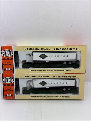 Con-Cor 0001-009187-1 54' TOFC Flat car w/ Trailer Reading Kits (2).