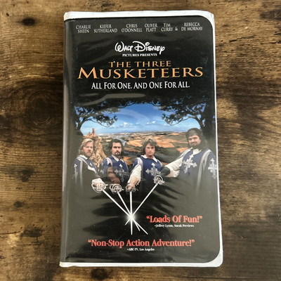 The Three Musketeers (VHS, 1994), Walt Disney Clamshell Pre-Owned (88-135)