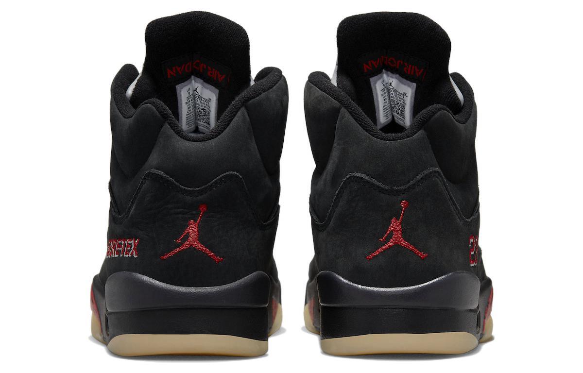 Nike Air Jordan 5 GORE-TEX ブラック/レッド Air Jordan 5 Gore-Tex Arrives For Holiday 2022