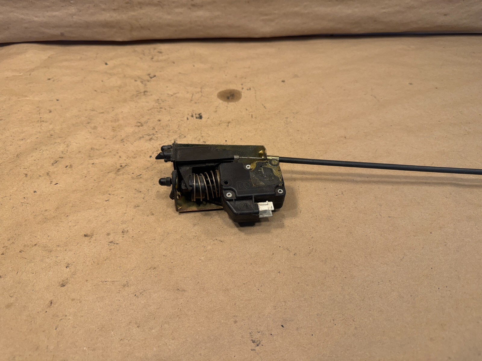 Ferrari 360 430 550 Fuel Filler Door Actuator With Cable OEM PN 65395900