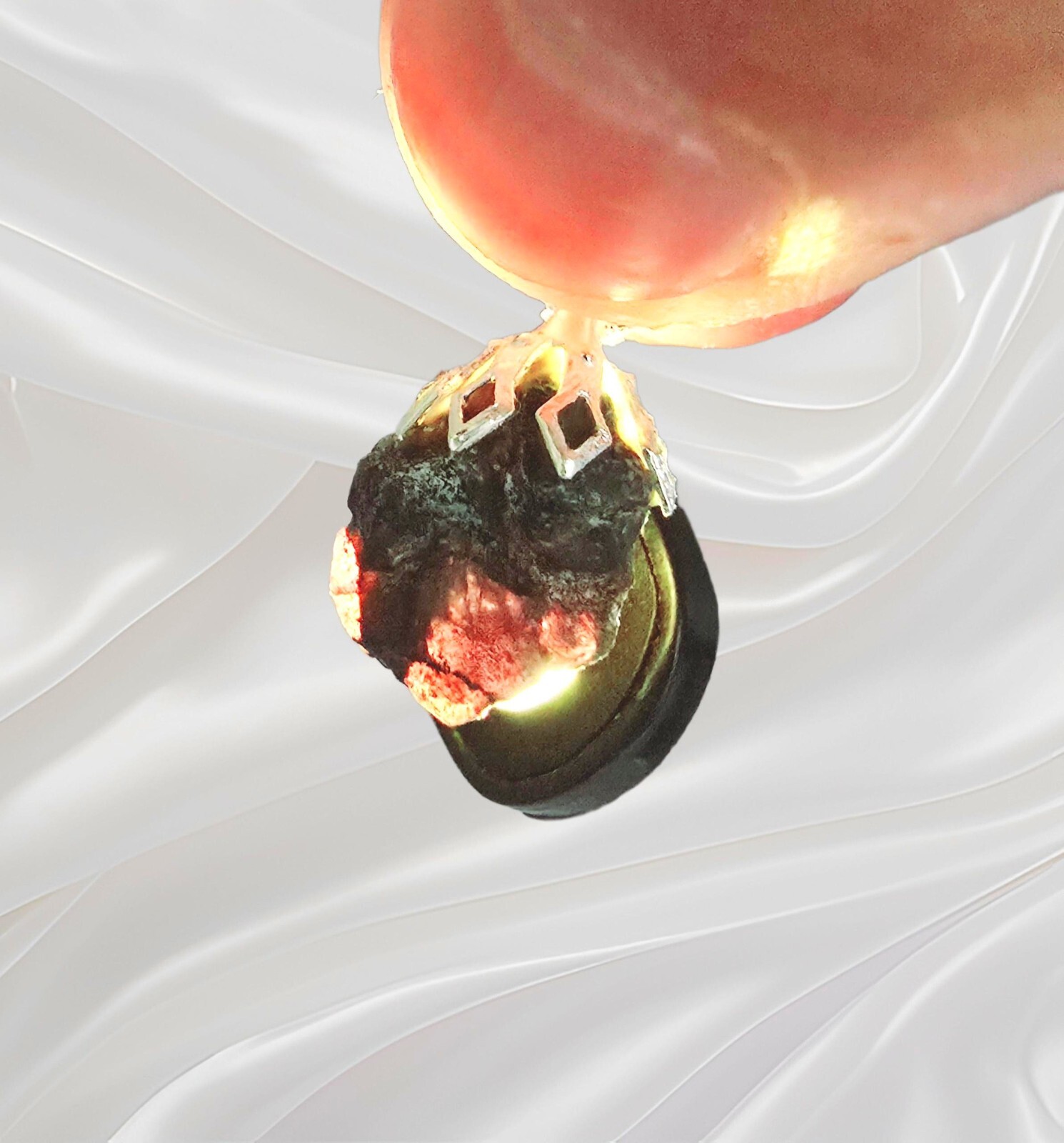 Pendentif alexandrite brute et argent 925, pièce unique d'exception