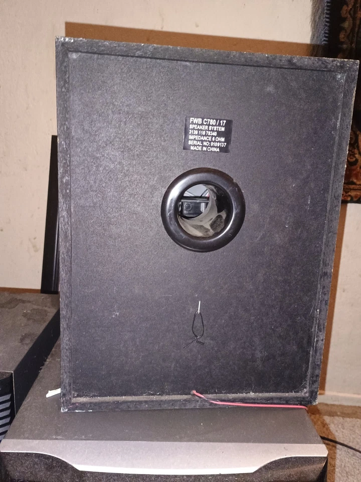 Sistema estéreo mini HiFi Phillips Magnavox FW-C10/37 con cambiador de 3 CD/disco Foto 3 de 3