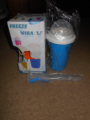 NEW Freeze Miracle Slushie Maker Cup Blue with Straw