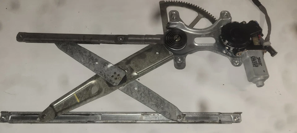 Conjunto regulador ventana pasajero delantero Lexus RX300 99-03 85720-48020 Foto 4 de 4