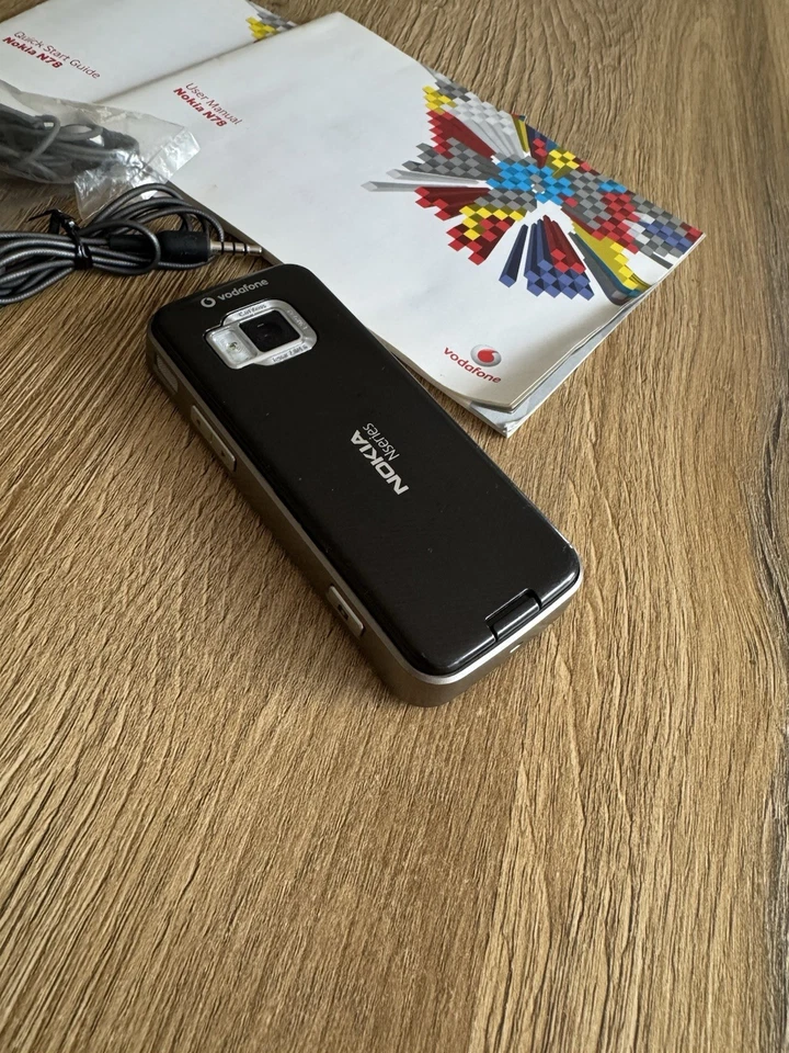 Nokia  N78 (Schwarz Gold ) sehr gut - Bild 4 von 4