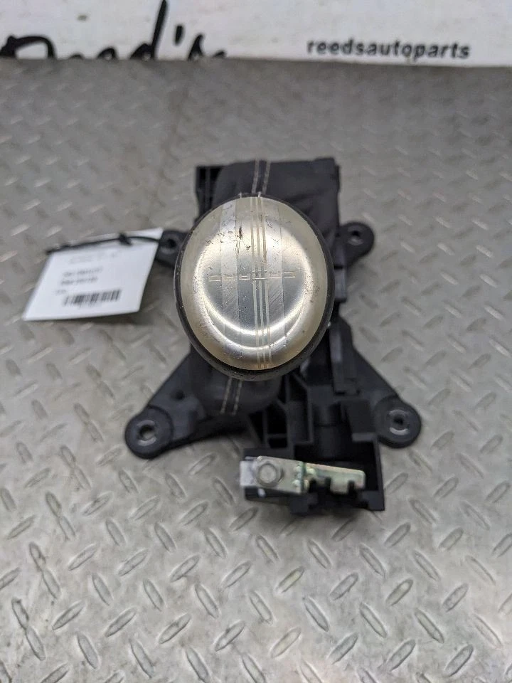Palanca de cambios de piso Chevy Camaro 16 17 18 19 20 21 22 23 24 modo de accionamiento OEM1169712 Foto 4 de 4