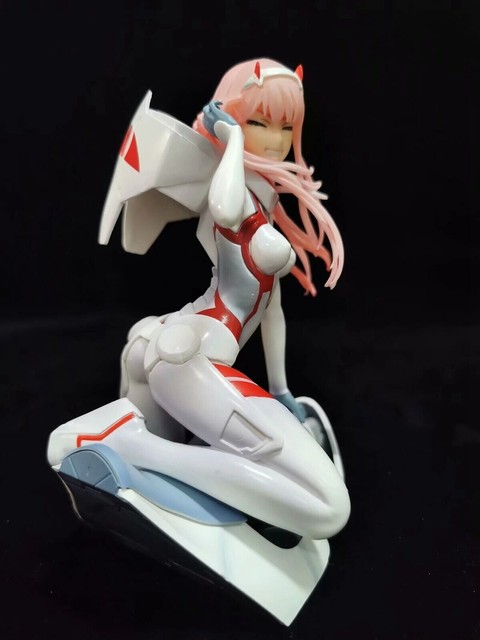 002 darling in the franxx figure
