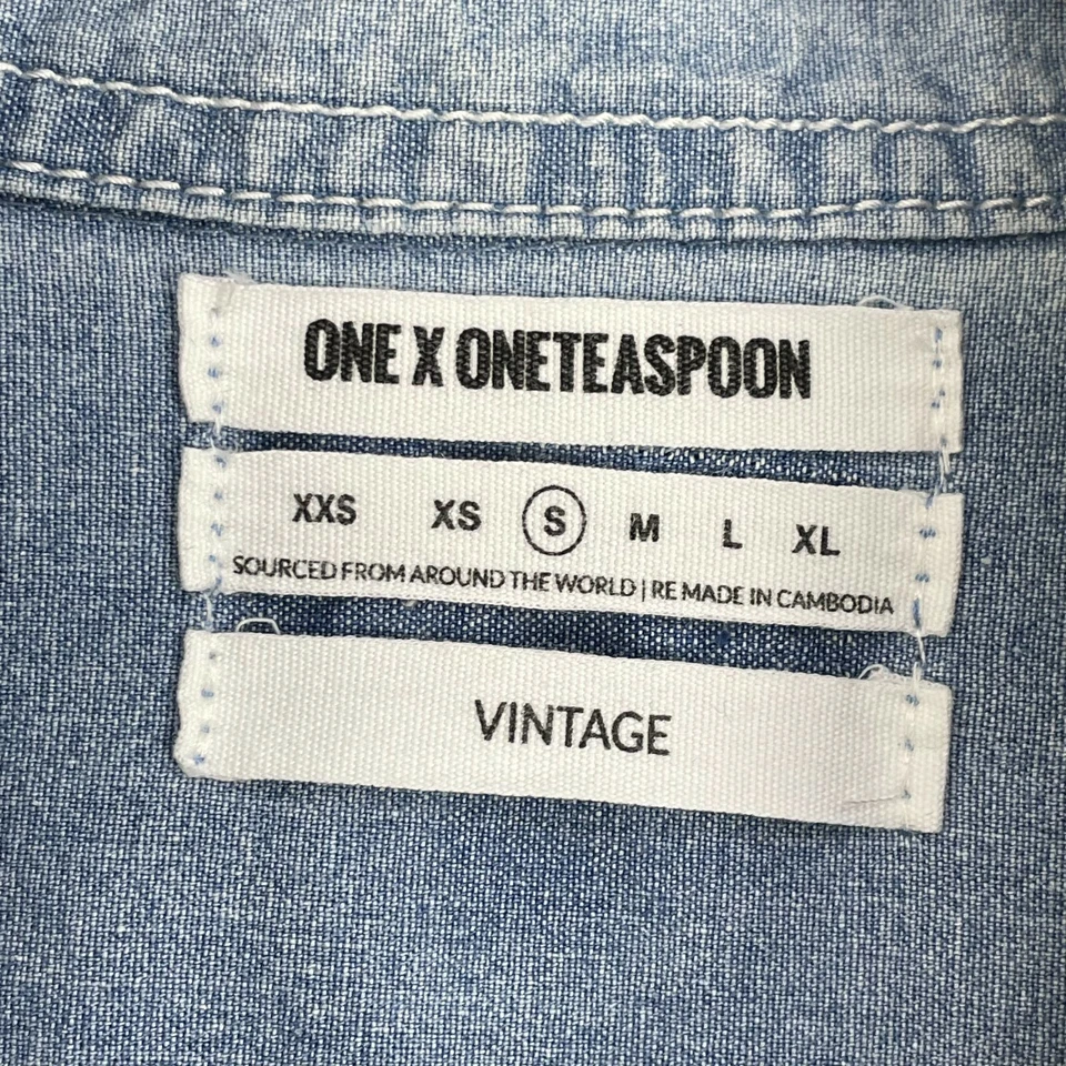 Camisa Top ONE by One Teaspoon Mujer Pequeña Cambray Denim Abotonada Envejecida Foto 3 de 4