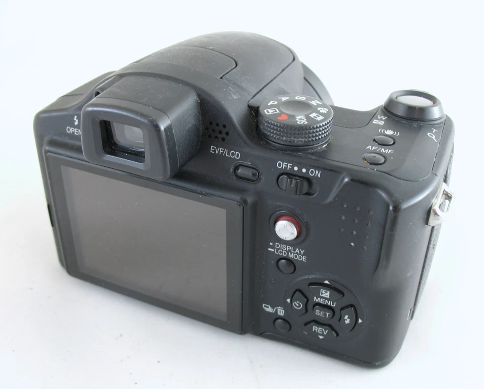Panasonic Lumix DMC-FZ7 Compact Digital Bridge Camera 12x Zoom - Camera Only, photo 3 of 5