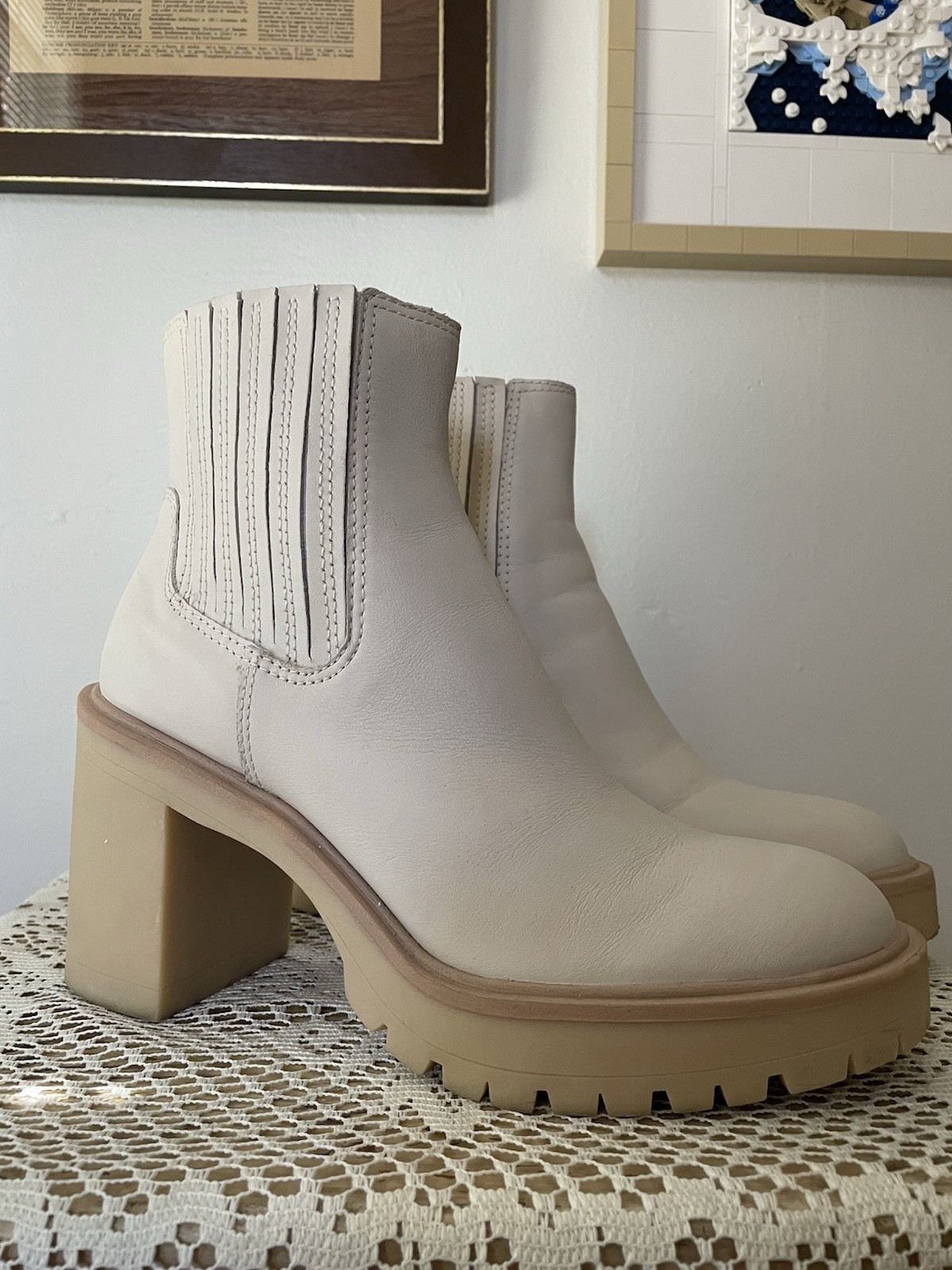 Dolce Vita White Leather Chelsea Boots Chunky 4”  Heel Lug Sole Women's 9.5