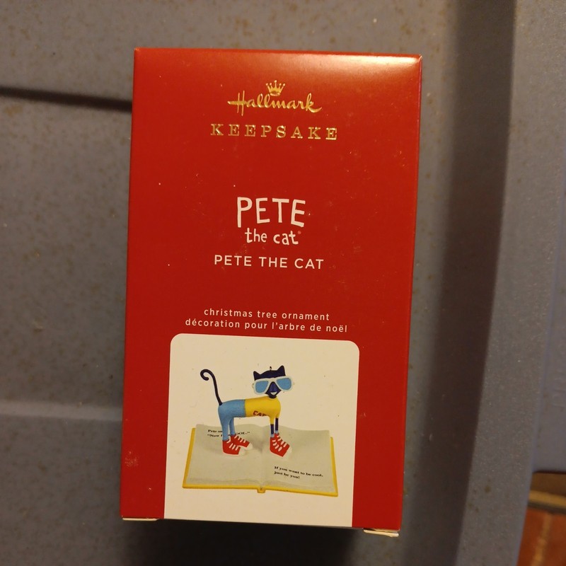 2020 Hallmark Keepsake Ornament "PETE THE CAT"