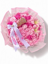 Ramo Rosa Eterna Rosa con Corona y Lirios - Cinta Personalizada Mensaje Regalo
