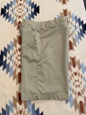 Under Armour Boys Size YM Golf Khaki Shorts