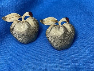 Vtg Coro Apple Brooch / Pin Brushed Goldtone & Lightly Textured 2 Scatter Pins