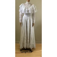 Vintage Gunne Sax 1970s prairie romantic renaissance styles Bridal dress size 7