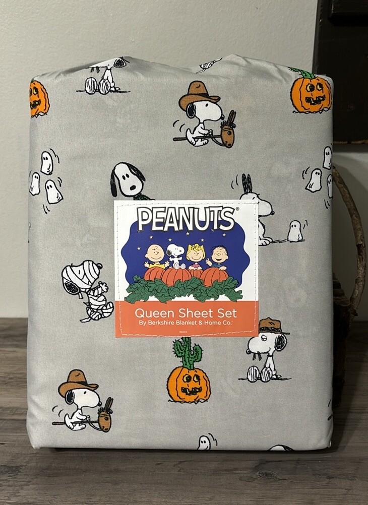 Snoopy Cowboy Stick Pony Cactus Jack-O-Lantern Halloween Queen Bed Sheets