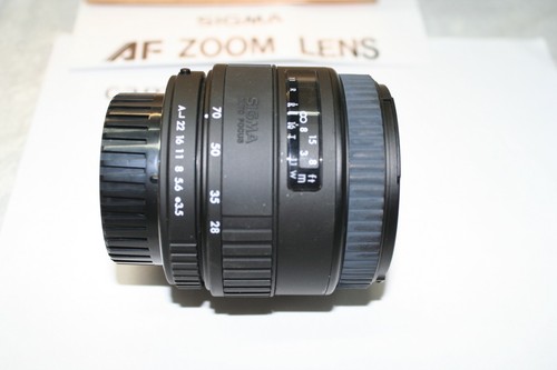 28-70mm F3.5-4.5 SIGMA MANUAL & AUTOFOCUS AF ZOOM LENS for PENTAX CAMERA - Picture 4 of 5