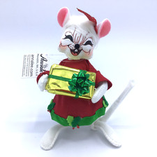 Annalee 2015 Holly Berry Girl Mouse with Present 6" Christmas Doll w/ tag EUC
