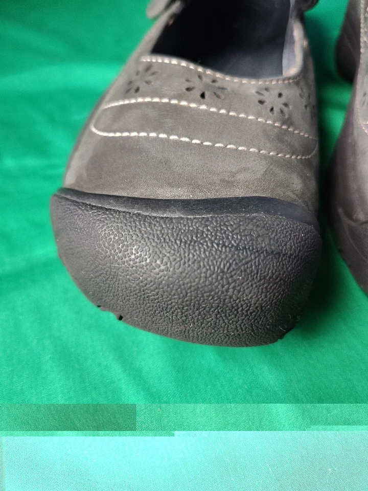 Mujer Talla 10 Keen Mary Janes Negro Con Diseño Flor Recortada Foto 3 de 4