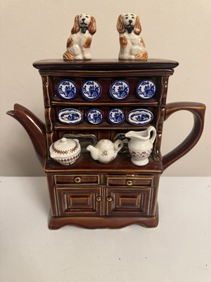 The Teapottery Welsh Dresser Rare Vintage Teekanne
