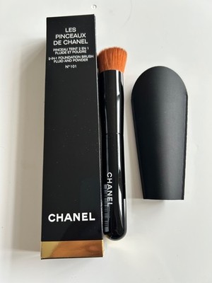 Chanel Les Pinceaux 2-in-1 Foundation Brush Fluid and Powder No 101 Boxed Neu