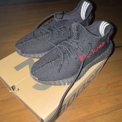 USED adidas Yeezy Boost 350 V2 Black/Red Low Top Lace Up Sneakers With Box