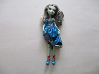 Monster High Frankie Stein Scarily Ever After Threadarella Doll