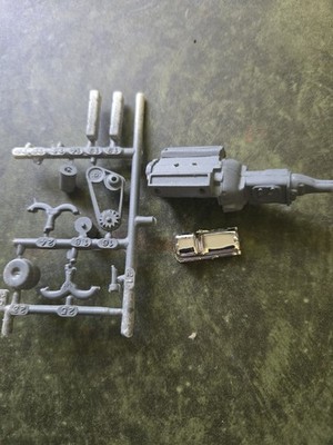 AMT 1/25 1955 Chevy Nomad model car Parts Primed Engine  & Chrome Pan  STKN89