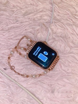 Apple Watch SE 40mm   Pink with Pearl Pink Band (Wi-Fi + Cellular)