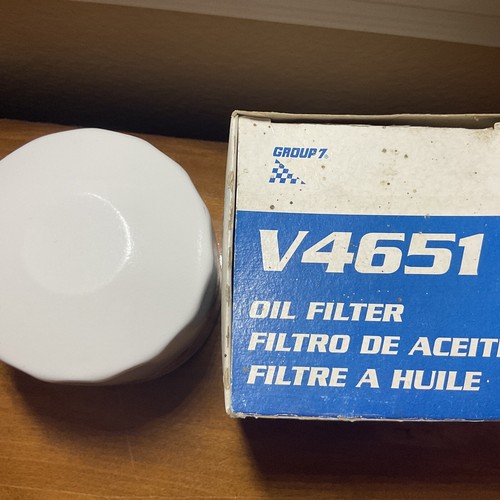 NOS Group 7 Oil Filter V4651 - Picture 3 of 3