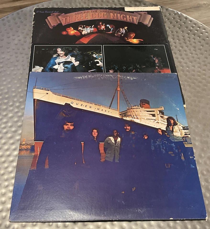 Three Dog Night – Around The World With Three Dog Night  DSY-50138 DBL LP Foto 4 de 4