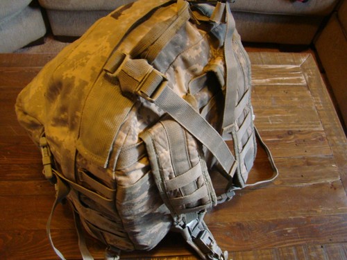 US Army USGI Assault Pack ACU Rucksack - guter Zustand mit Rahmenblatt & Schaumstoff - Bild 4 von 12