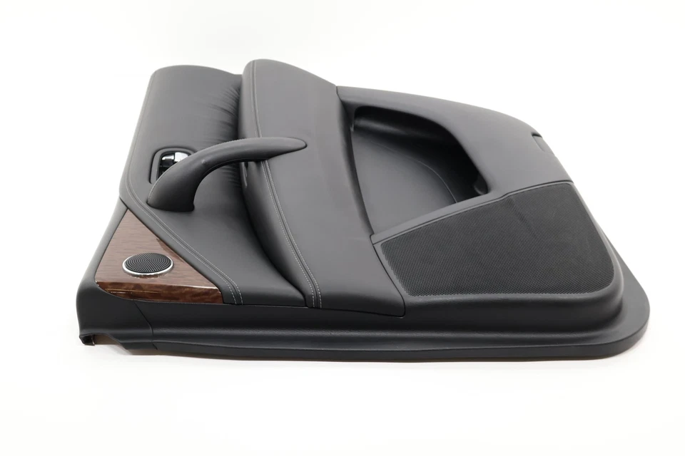 2017 - 2020 NISSAN ARMADA REAR RIGHT SIDE DOOR TRIM COVER PANEL OEKM BLACK_G - Image 2 of 4