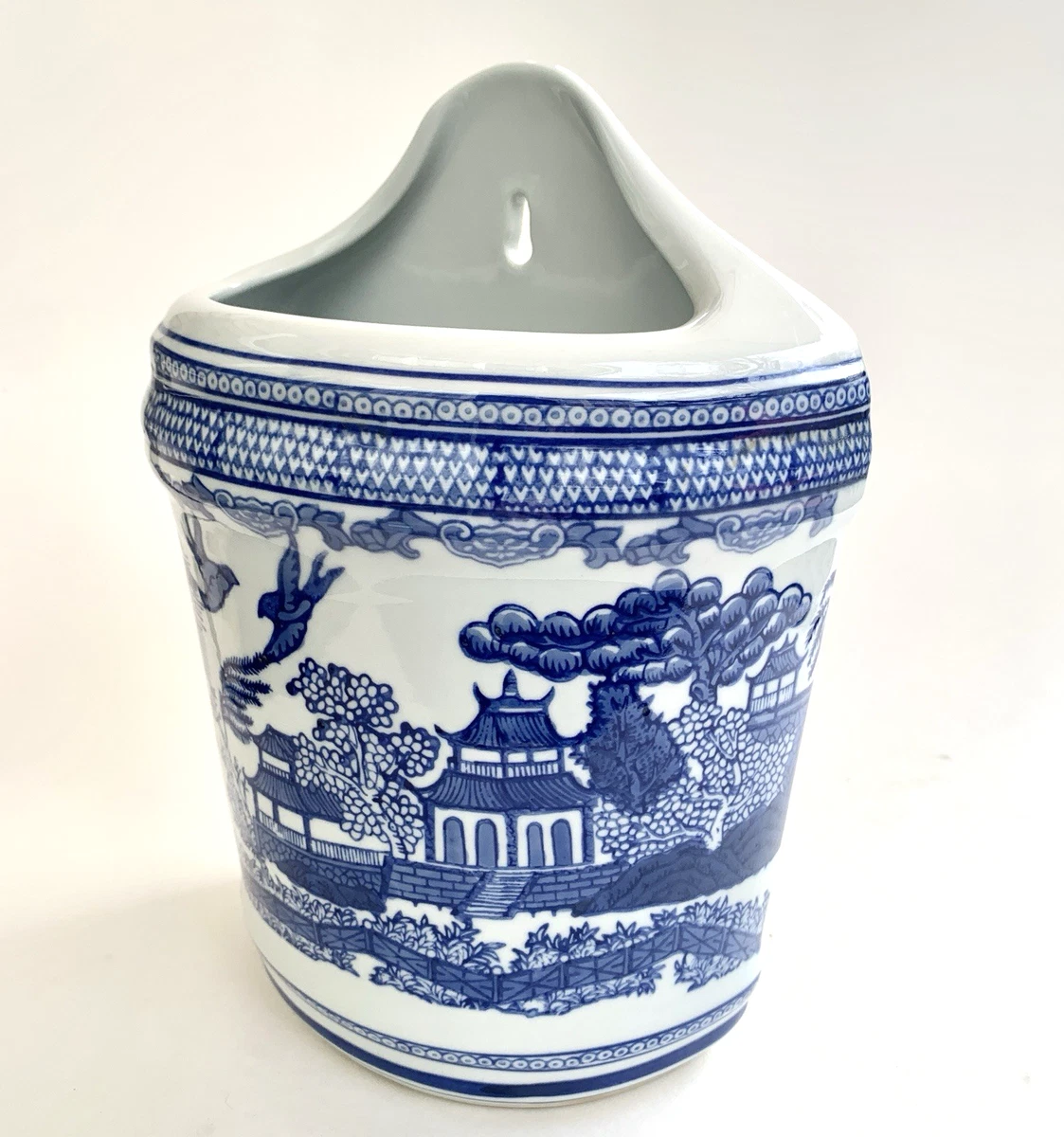 Vintage Chinoiserie Porcelain Wall Pocket Vase Planter Blue White Asian Design
