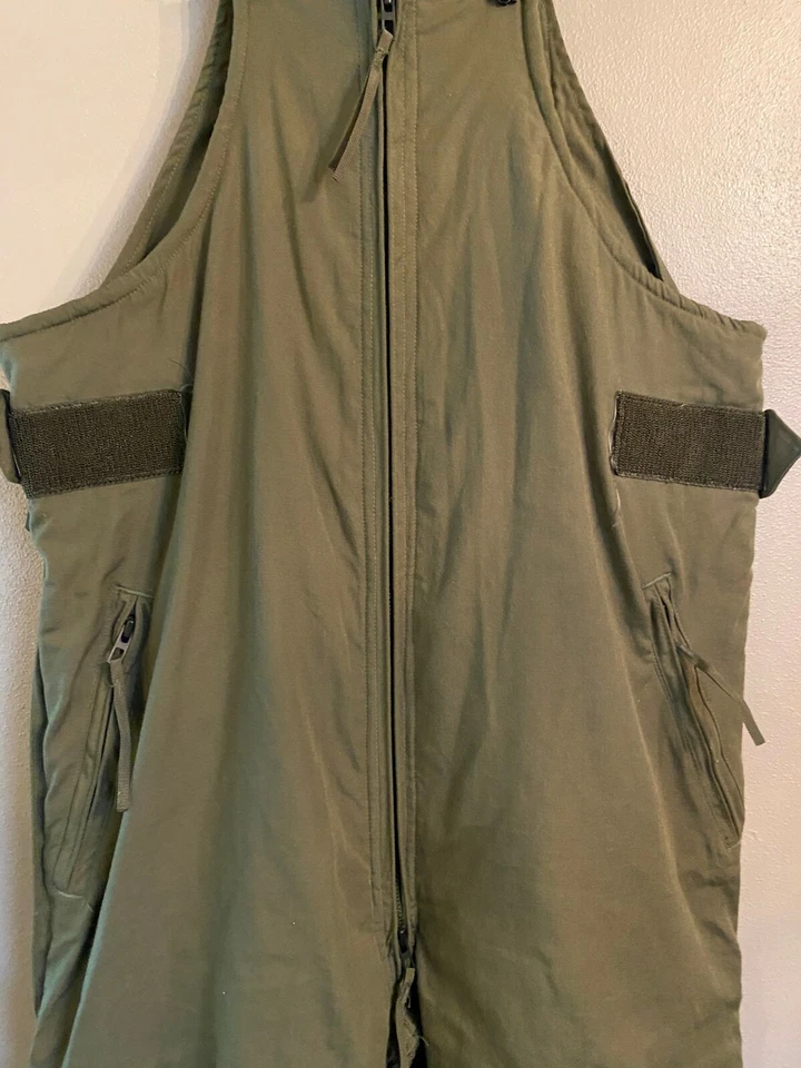 Mono militar aislado para tripulantes y tripulantes montado para clima frío mediano Foto 2 de 4