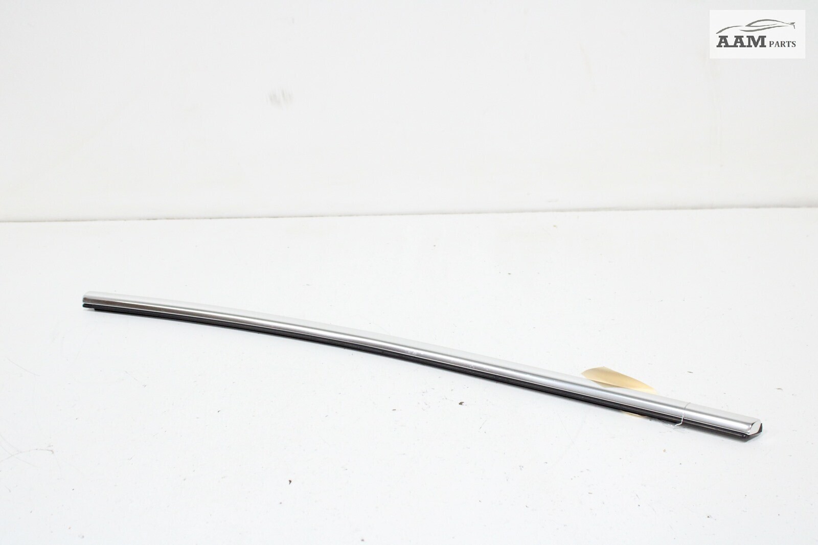 2014-2020 MASERATI GHIBLI M157 REAR LEFT SIDE DOOR WINDOW BELT MOLDING COVER OEM