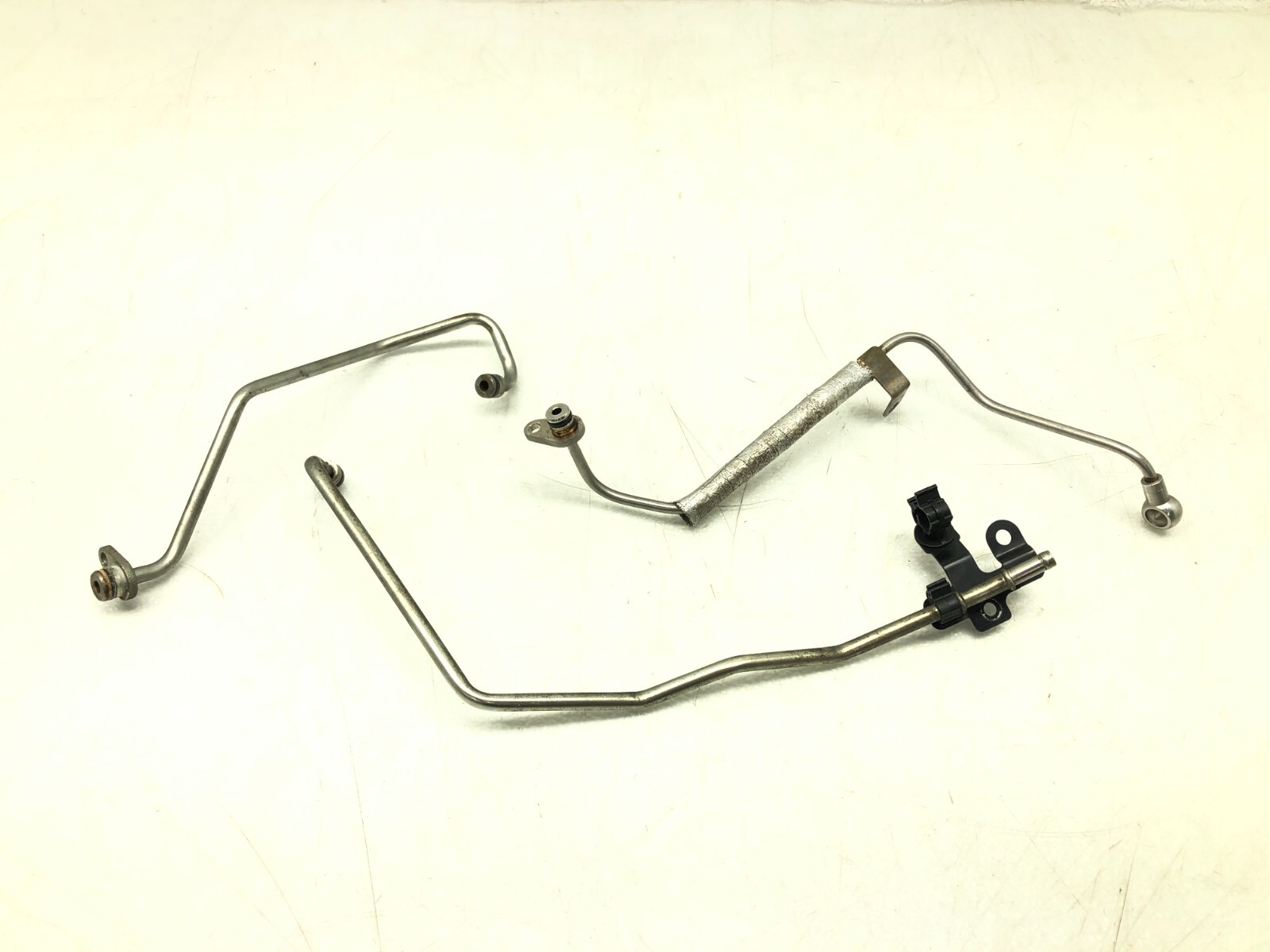 2014-2020 MASERATI GHIBLI SQ4 3.0L V6 ENGINE FUEL INJECTOR LINES OEM.