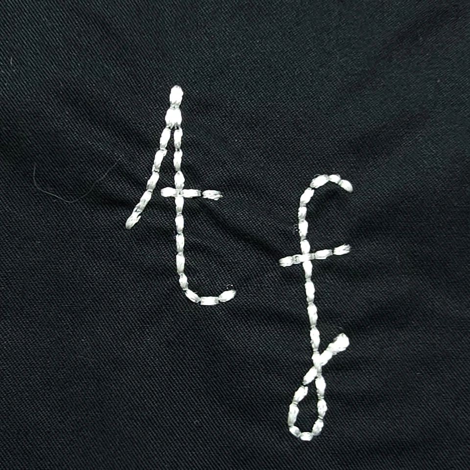 Camisa fresca de oso de peluche para hombre XL negra deletreada bordada cinta de ramo de flores Foto 4 de 4