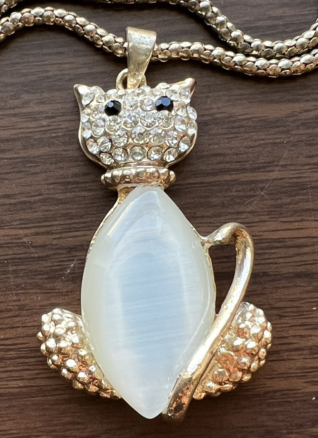 VTG Chunky White Cat Pendant Necklace with Jelly Belly Crystal Rhinestones