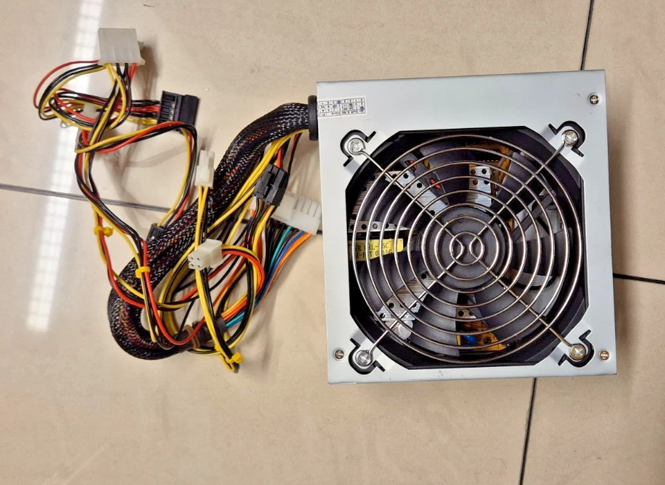 Codegen 580W ATX Model 300X – Alimentatore PC – Funzionante – RetroPC Molex SATA - Immagine 4 di 4