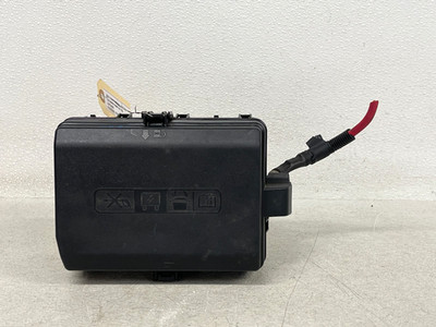  2019-2023 GMC SIERRA ENGINE MOTOR FUSE RELAY JUNCTION BOX MODULE OEM LOT2680