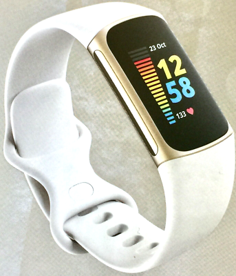 Fitbit Charge 5 Fitness Tracker Lunar White/Soft Gold Fitbit Charge 5 Fitness Tracker Lunar White/Soft Gold