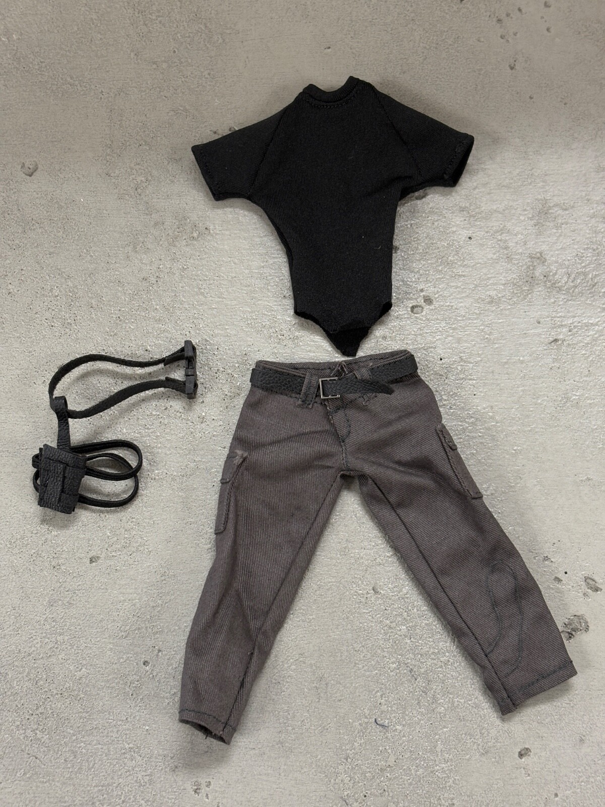 PB-AD-RBSET: Black Shirt, Cargo Pants & Gun Holster for Muff Toys 1/12 Adam Body