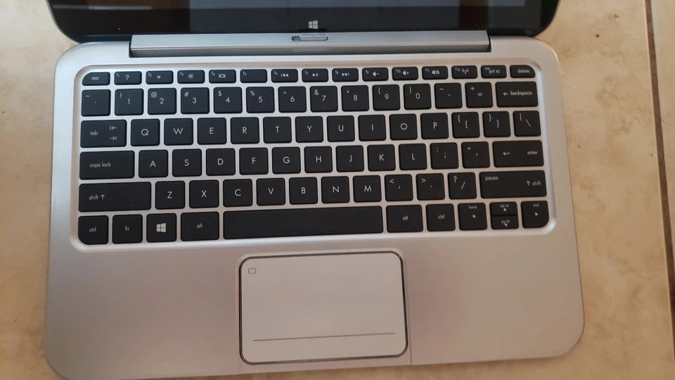 H1792 HP ENVY X2 TPN-P104 Netbook TABLET 11.6" 64GB SSD 2GB RAM Untested **READ* - Image 4 of 4