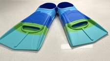 Swim Fins/Flippers Size M Blue Green Aqua w/ Mesh Storage Bag