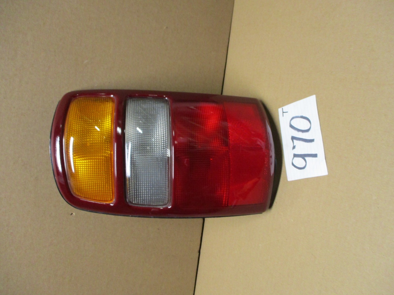 04 05 06 Chevrolet Tahoe DRIVER Side Tail Light Used Rear Lamp #970-T 